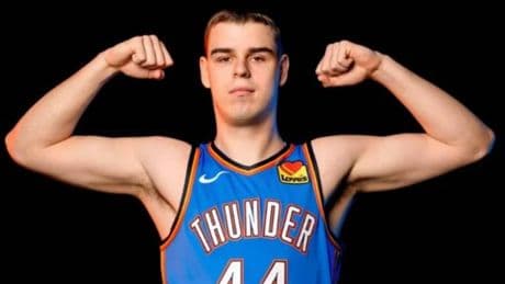El chaval desconocido que puede ser el tercer jugador más joven en ganar la NBA... sin jugar