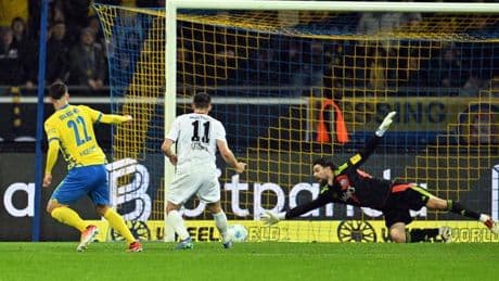 2. Bundesliga Relegation: Rettung nach Verlängerung: Braunschweig bleibt Zweitligist