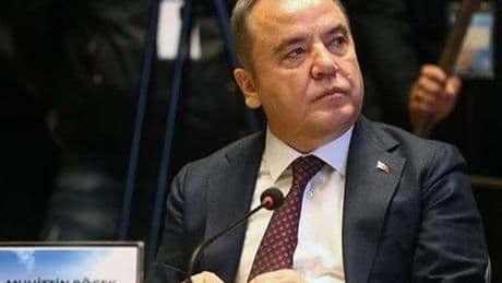 Muhittin Böcek hastaneye kaldırıldı