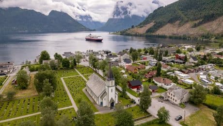 Hurtigruten will pay remote Norwegian villages to host passengers