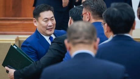 Mongolische Regierung im Machtkampf um Bodenschätze zerbrochen