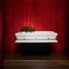 Doodverklaarde vrouw wordt plots wakker in doodskist