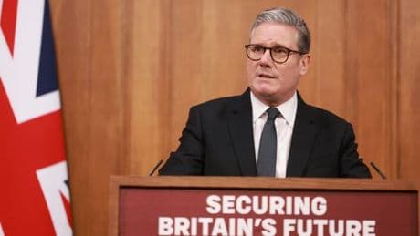 Royaume-Uni : Keir Starmer promet de « reprendre le contrôle » des frontières
