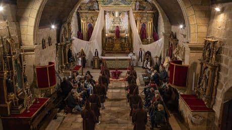 La procesión de 'Los Penitentes' de Oímbra y el 'Vía Crucis' de Vilar do Courel, dos procesiones rurales únicas de la Semana Santa gallega