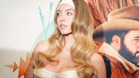 Sydney Sweeney shuts down question about jeans controversy at movie premiere
