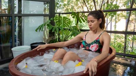Workout crazy Gen Z ditch alcohol as they 'prefer a cold plunge' to clubbing