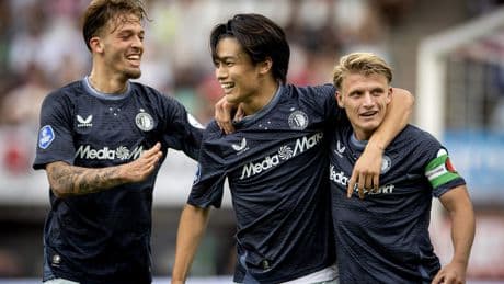 Genietende Luciano Valente staat tegen Heerenveen op bij Feyenoord: ’Soms moet je op karakter spelen, dat heb ik ook in mij’
