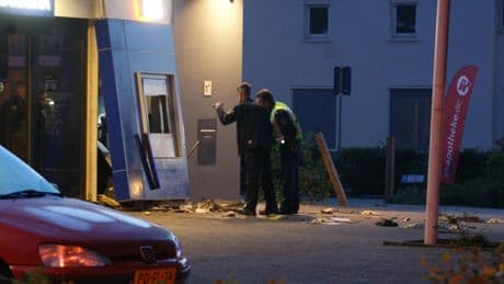Bloedsnelle auto’s, bomtraining en gratis advocaat: Nederlandse plofkrakers in Duitsland waren goed voorbereid