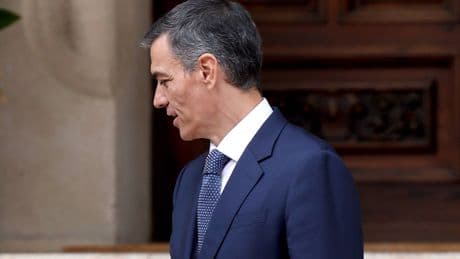 ¿Qué salida tiene esto? Más política y menos moralismo