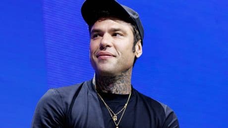 "Sempre insieme da settimane". Fedez e Giulia Honegger, chi è la nuova fiamma del rapper