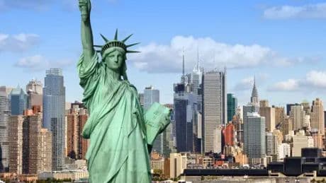 US news giants grow revenue despite AI-driven turmoil