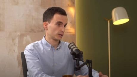 Pedro Becerro, analista y experto en finanzas personales: "No eres consciente y cuando lo sumas todo de repente es un gasto muy grande"