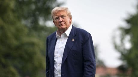 Trump dice que Epstein le "robó" algunas empleadas del 'spa' de Mar-a-Lago, entre ellas la denunciante del príncipe Andrés