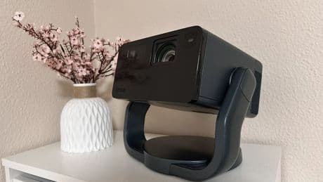Epson EF-22: te cuento qué me ha parecido este proyector que asombra por su capacidad giratoria