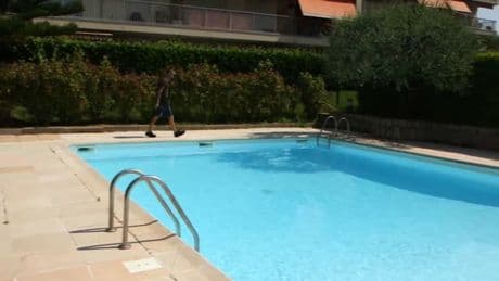"On n'a pas envie de vivre ça": les squats de piscine se multiplient durant l'été à Nice