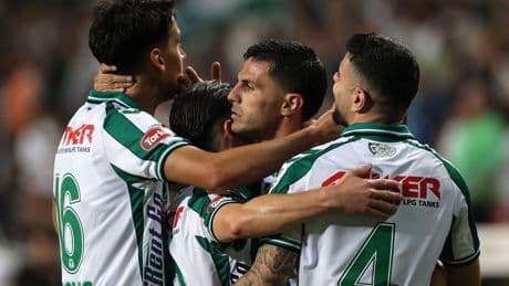 Konyaspor seriye bağladı