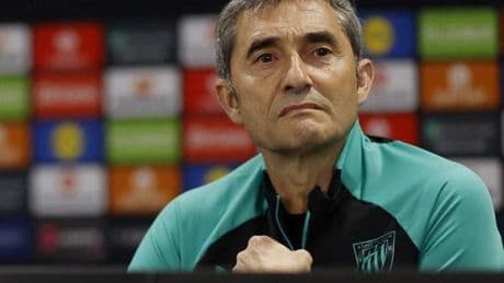 Valverde se defiende: «Si con algún lesionado pudiera arriesgar, estaría aquí»