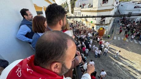 Pánico en la suelta de toros de Arcos de la Frontera tras romper un astado el vallado de seguridad