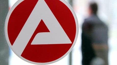 Denkfabrik: Studium hilft nicht mehr
