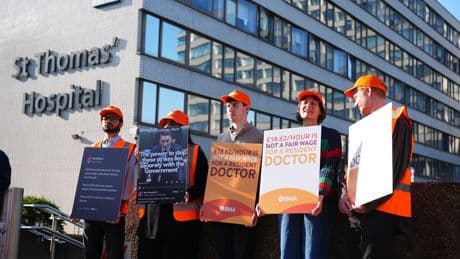 Striking doctors tell of ‘poor pay’ and difficult working conditions