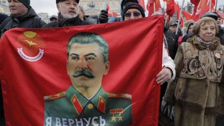 Nelle scuole russe ecco il libro che riscrive la storia:  bugie, censura e propaganda