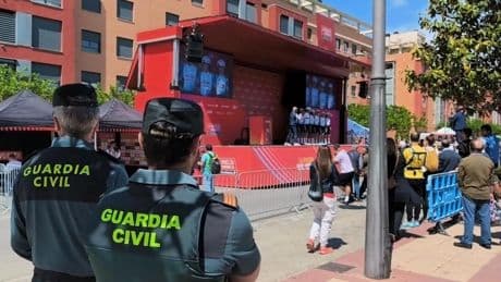 La Guardia Civil detiene la huida de tres ladrones tras un robo frustrado en un supermercado de Barbastro