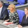 Nach Scheitern im ersten Anlauf: Bundestag stimmt geschlossen für zweiten Merz-Wahlgang