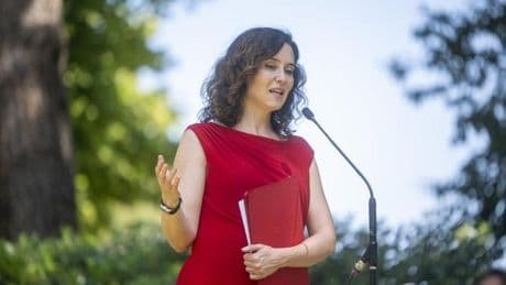 Ayuso: la «farsa del pinganillo» trataba de mostrar una España plurinacional que «no existe»