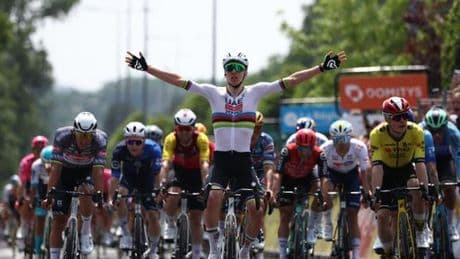 Tadej Pogacar frappe fort d’entrée dès la première étape du Critérium du Dauphiné