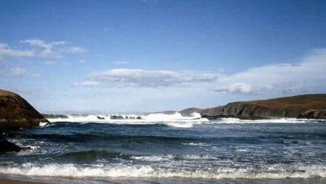 Tourists ditching Spain for 'most beautiful beach' in Scotland with miles of pink sand