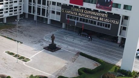 Antalya Büyükşehir'e rüşvet operasyonu