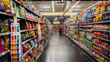 États-Unis : les ventes aux détails progressent à nouveau, tirées par les droits de douane... ou l'inflation