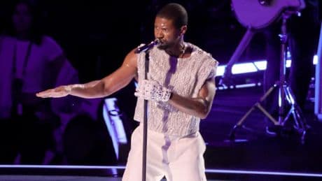 Usher s'ambiance sur "Djadja" d'Aya Nakamura lors de son concert à Paris