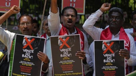 Indien: Roter Teppich und Proteste