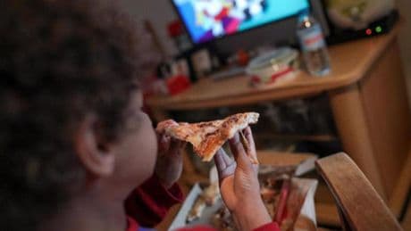 El imparable avance de la obesidad infantil: se duplica en 25 años y supera los 390 millones de niños
