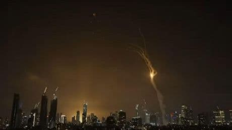Irán responde a los ataques de Israel con una lluvia de misiles sobre Jerusalén y Tel Aviv