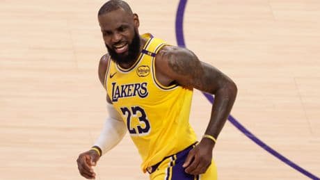 Oud-NBA-speler noemt LeBron James dopingzondaar, maar krabbelt snel terug: ’Hij was gewoon zo dominant’