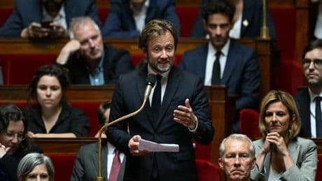 Le Parti socialiste a déposé sa motion de censure contre François Bayrou