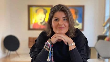 Rebeca Cáceres, psicóloga, alerta sobre las personas en España que no habla en los grupos de Whatsapp: "Es una forma de poner límites"