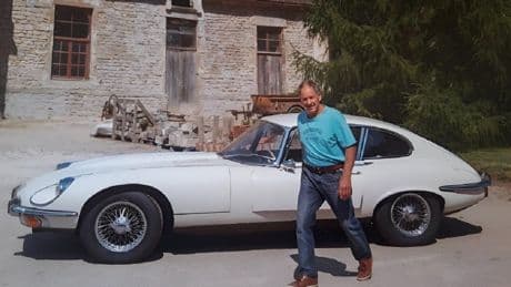 «Le vendeur m’a garanti qu’elle avait appartenu à John Lennon» : Marc-Francis bichonne sa Jaguar de 1972