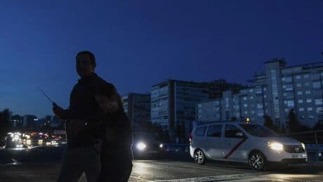 Un 53% de los españoles se acordó del kit de emergencia durante el apagón pero solo un tercio lo tenía, según el CIS