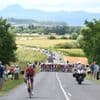 Live Tour | Rensters moeten al vroeg klimmen, stroopwafels voor ploeg Vollering