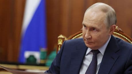 Ucraina, Putin: impegno a trovare soluzione politica al conflitto