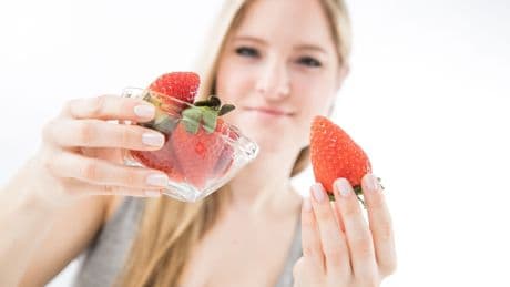 Zeit für Beeren: 5 Gründe, warum Sie täglich Erdbeeren essen sollten