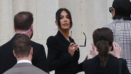 Kim Kardashian: Im Diamanten-Look zum Pariser Gerichtsprozess