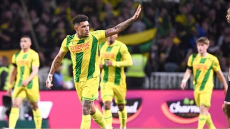 EN DIRECT - Ligue 1 : Reims et Nantes en quête du maintien, Auxerre et Lens veulent finir sur une bonne note, suivez le multiplex de la 31e journée