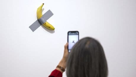Ducttape-banaan opnieuw prooi museumbezoeker