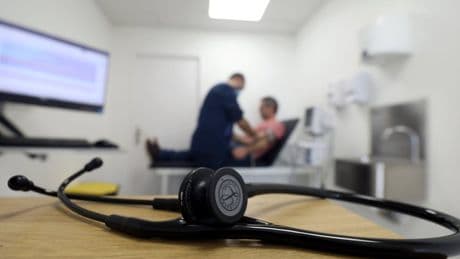 Liberté d’installation, obligation de gardes… Tout comprendre avant l’examen de la loi Garot sur les déserts médicaux