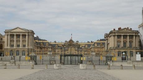 Une fillette américaine de 10 ans meurt dans la cour du château de Versailles, une enquête ouverte