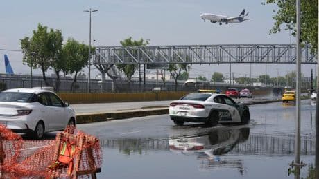 Torrential rains shut down flights at Mexico City airport for second day